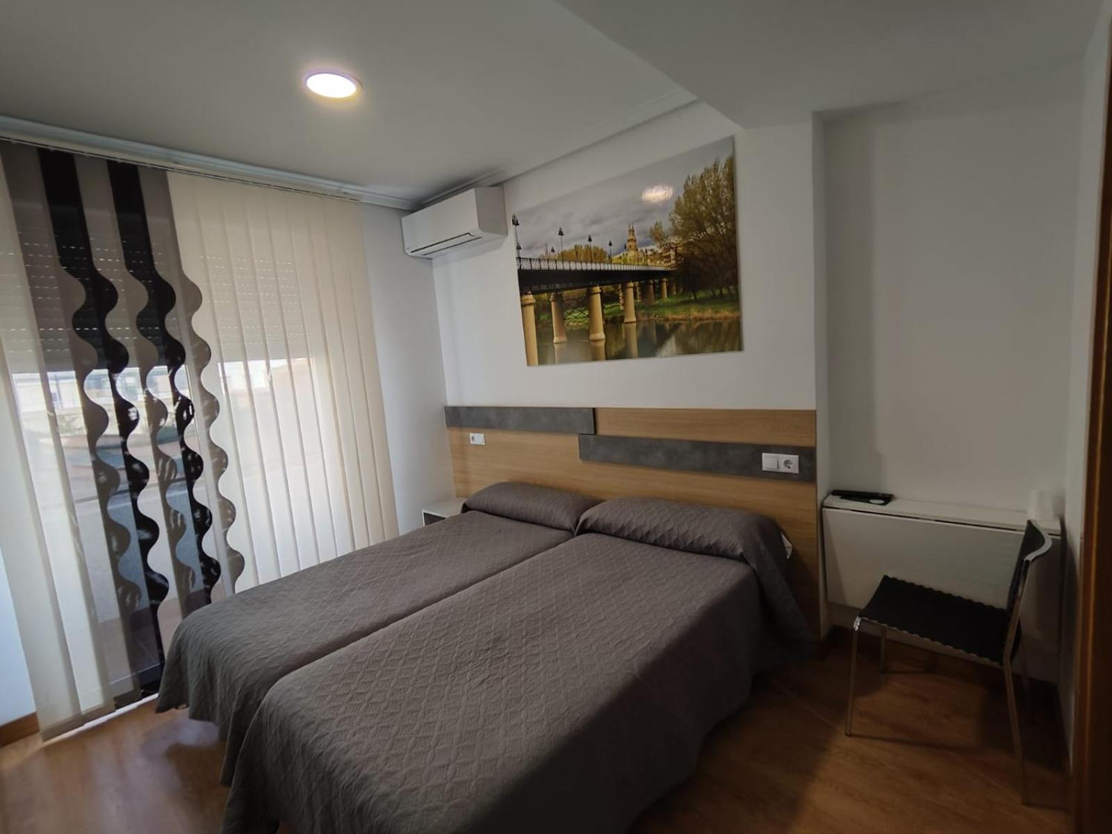 Hostal Rioja Condestable Logroño Dış mekan fotoğraf