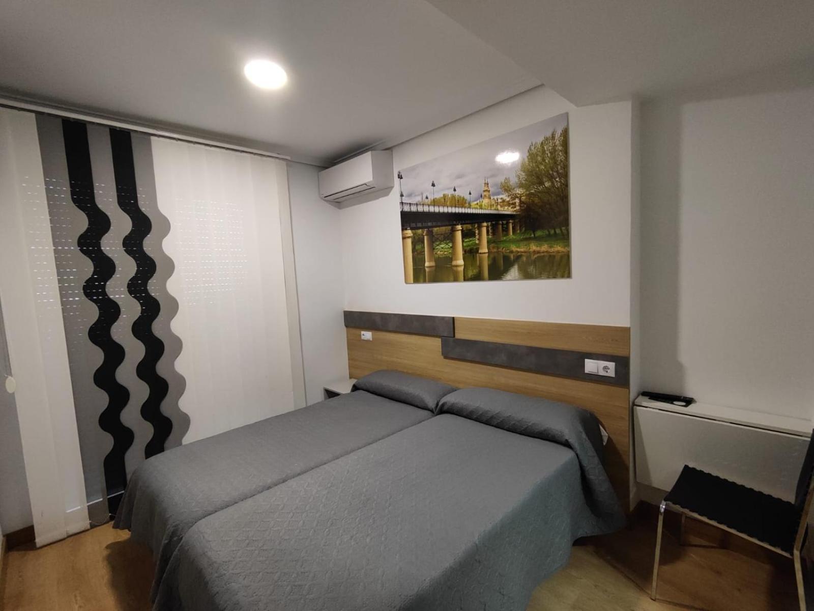 Hostal Rioja Condestable Logroño Dış mekan fotoğraf
